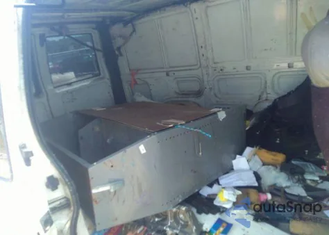 1998 Chevrolet Astro Cargo Van from USA, damaged, VIN 1GCDM19W2WB203438